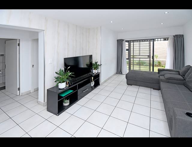 2 BEDROOM TOWNHOUSE FOR SALE IN FERNDALE